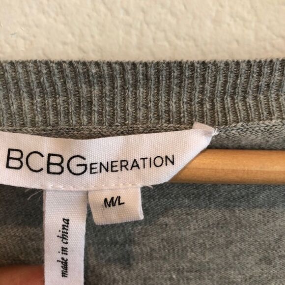 BCBG blue striped long sleeved sweater M - Picture 4 of 8